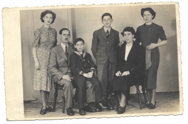 The Kleinmann family in April 1938. Left to right: Herta, Gustav, Kurt, Fritz, Tini, Edith